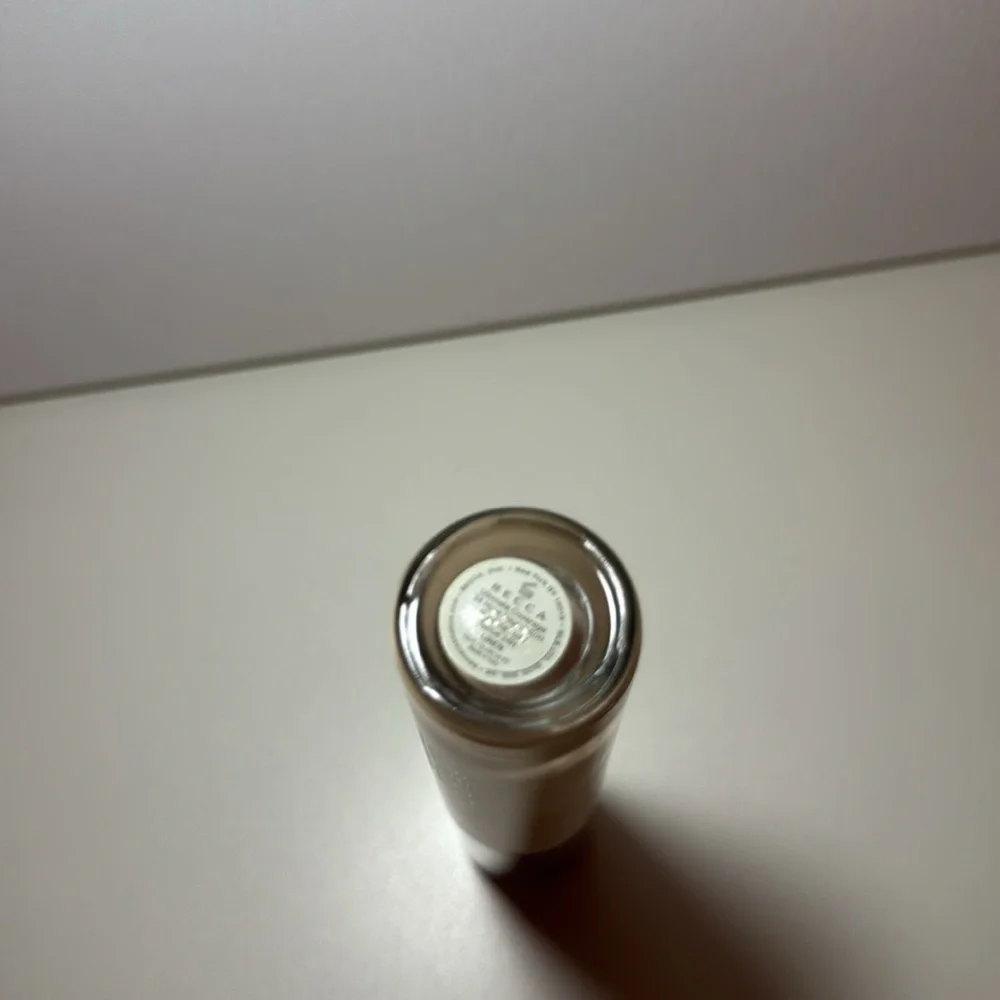 Becca Ultimate Coverage Foundation - Picture 4 of 5